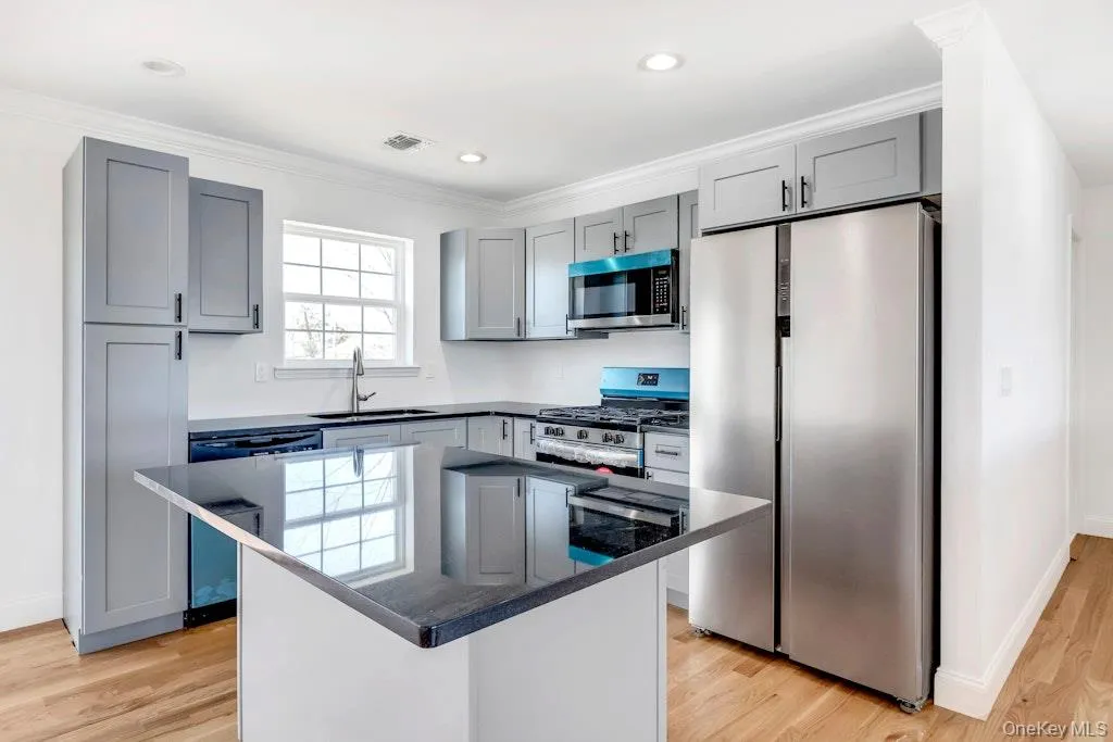 N/C Fairway Lane, Brookhaven, NY, 3 Bedrooms Bedrooms, 6 Rooms Rooms,2 BathroomsBathrooms,Residential,For Rent,Fairway,0,1064362 N/C Fairway Lane, Brookhaven, NY, 3 Bedrooms Bedrooms, 6 Rooms Rooms,2 BathroomsBathrooms,Residential,For Rent,Fairway,0,1064362