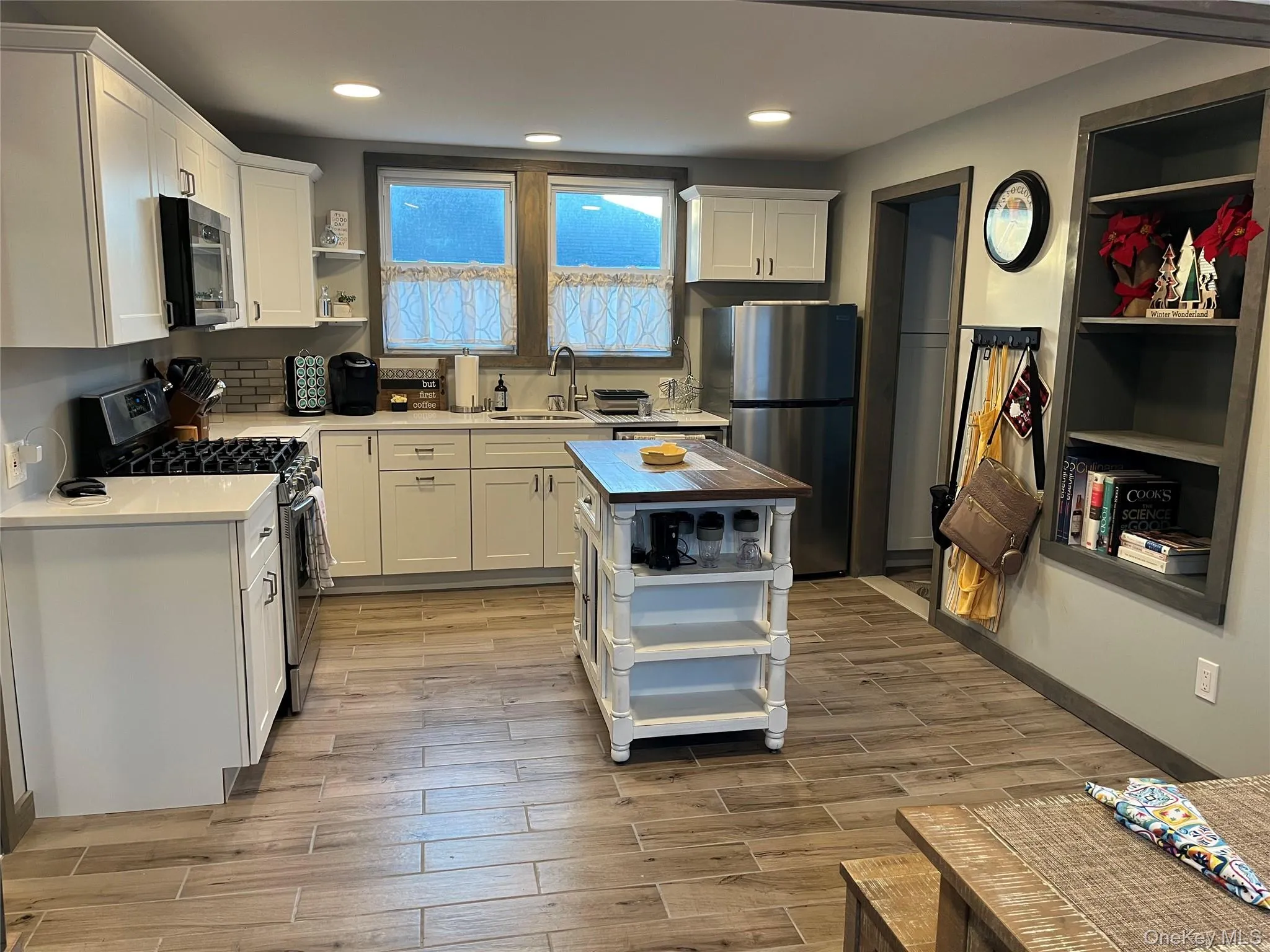 824 Main Street, Riverhead, NY, 3 Bedrooms Bedrooms, 5 Rooms Rooms,2 BathroomsBathrooms,Residential Lease,For Rent,Main,0,1064365 824 Main Street, Riverhead, NY, 3 Bedrooms Bedrooms, 5 Rooms Rooms,2 BathroomsBathrooms,Residential Lease,For Rent,Main,0,1064365