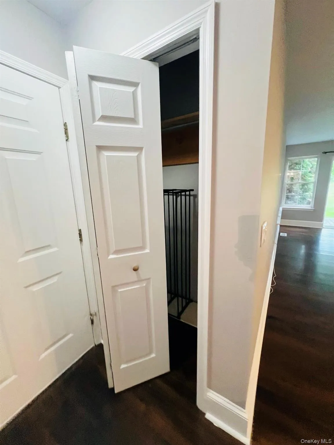 20-22 Broadlawn Drive, Islip, NY , With , 1 Bedroom , and , 4 Room , 1 Bathroom , For , Residential Lease , For Rent , 1064382 , MLSID,1064382 20-22 Broadlawn Drive, Islip, NY , With , 1 Bedroom , and , 4 Room , 1 Bathroom , For , Residential Lease , For Rent , 1064382 , MLSID,1064382