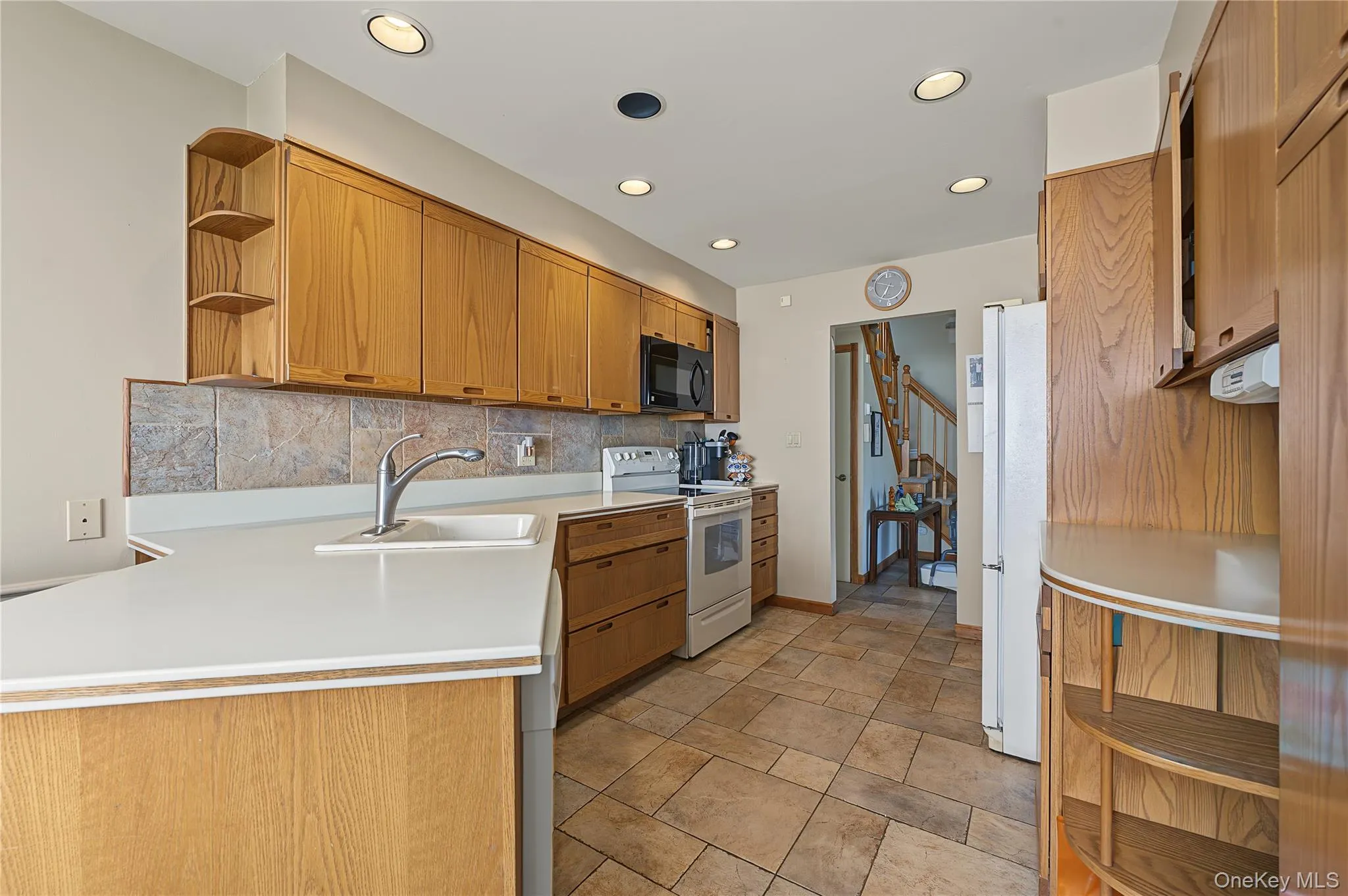 28 Chatham Road, Smithtown, NY, 4 Bedrooms Bedrooms, 8 Rooms Rooms,1 BathroomBathrooms,Residential,For Rent,Chatham,0,1064394 28 Chatham Road, Smithtown, NY, 4 Bedrooms Bedrooms, 8 Rooms Rooms,1 BathroomBathrooms,Residential,For Rent,Chatham,0,1064394