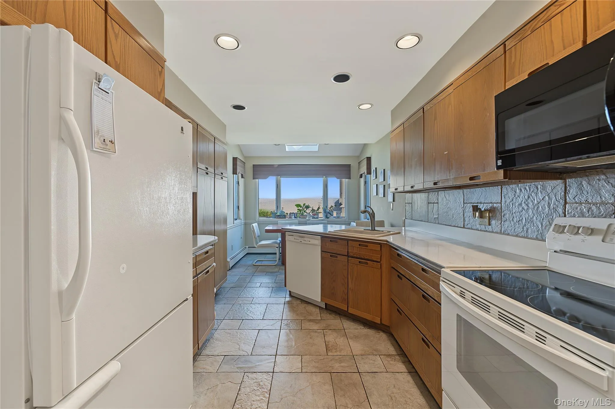 28 Chatham Road, Smithtown, NY, 4 Bedrooms Bedrooms, 8 Rooms Rooms,1 BathroomBathrooms,Residential,For Rent,Chatham,0,1064394 28 Chatham Road, Smithtown, NY, 4 Bedrooms Bedrooms, 8 Rooms Rooms,1 BathroomBathrooms,Residential,For Rent,Chatham,0,1064394