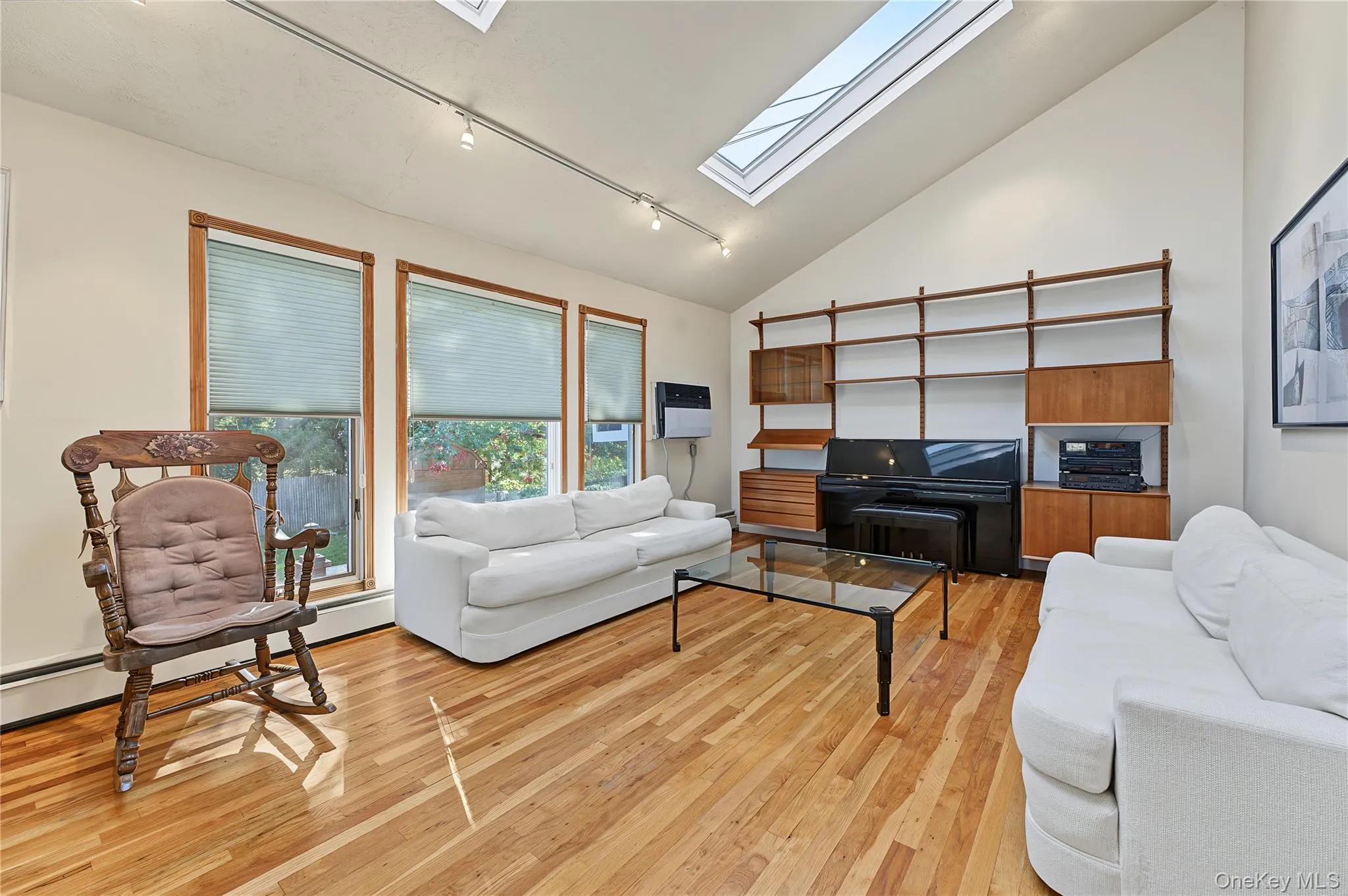 28 Chatham Road, Smithtown, NY, 4 Bedrooms Bedrooms, 8 Rooms Rooms,1 BathroomBathrooms,Residential,For Rent,Chatham,0,1064394 28 Chatham Road, Smithtown, NY, 4 Bedrooms Bedrooms, 8 Rooms Rooms,1 BathroomBathrooms,Residential,For Rent,Chatham,0,1064394