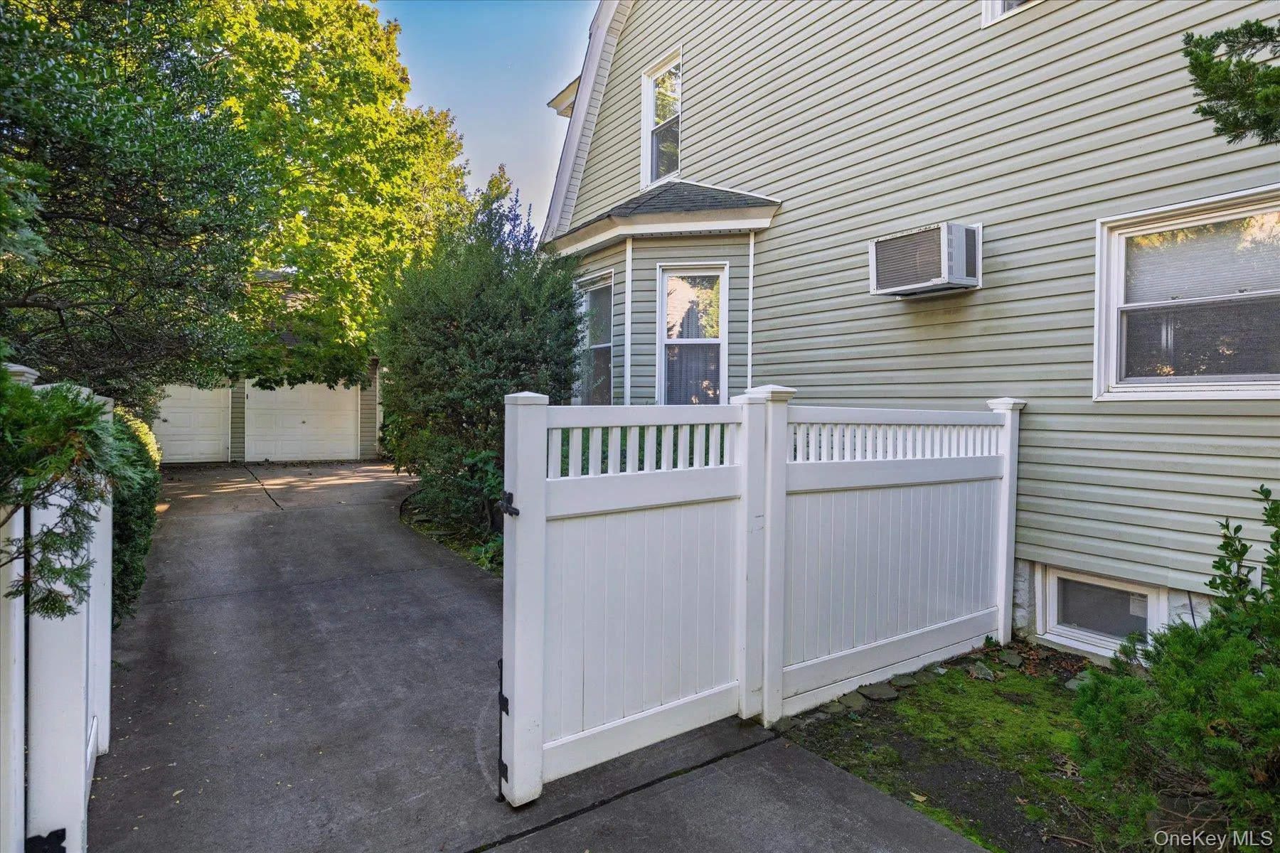 2887 Stevens Street, Hempstead, NY, 4 Bedrooms Bedrooms, 7 Rooms Rooms,2 BathroomsBathrooms,Residential,For Rent,Stevens,0,1064405 2887 Stevens Street, Hempstead, NY, 4 Bedrooms Bedrooms, 7 Rooms Rooms,2 BathroomsBathrooms,Residential,For Rent,Stevens,0,1064405