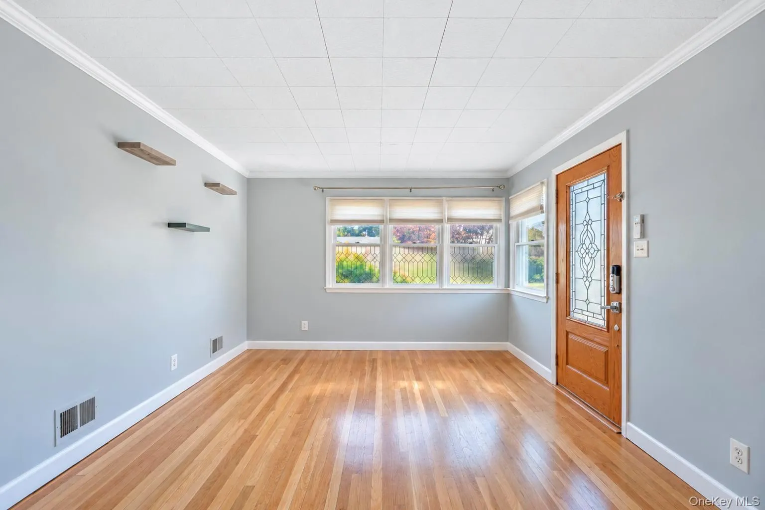 14 Burns Avenue, Oyster Bay, NY, 4 Bedrooms Bedrooms, 6 Rooms Rooms,2 BathroomsBathrooms,Residential,For Rent,Burns,0,1064413 14 Burns Avenue, Oyster Bay, NY, 4 Bedrooms Bedrooms, 6 Rooms Rooms,2 BathroomsBathrooms,Residential,For Rent,Burns,0,1064413