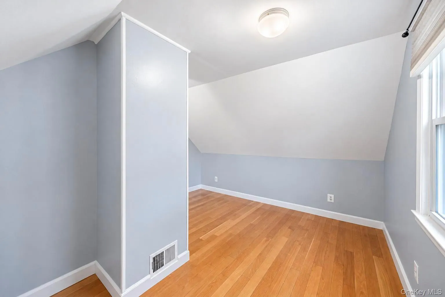 14 Burns Avenue, Oyster Bay, NY, 4 Bedrooms Bedrooms, 6 Rooms Rooms,2 BathroomsBathrooms,Residential,For Rent,Burns,0,1064413 14 Burns Avenue, Oyster Bay, NY, 4 Bedrooms Bedrooms, 6 Rooms Rooms,2 BathroomsBathrooms,Residential,For Rent,Burns,0,1064413