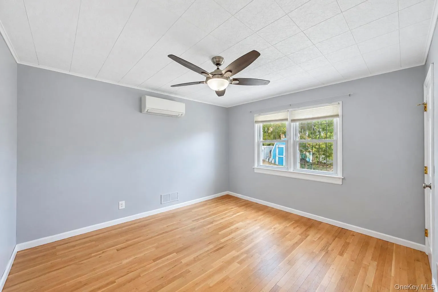 14 Burns Avenue, Oyster Bay, NY, 4 Bedrooms Bedrooms, 6 Rooms Rooms,2 BathroomsBathrooms,Residential,For Rent,Burns,0,1064413 14 Burns Avenue, Oyster Bay, NY, 4 Bedrooms Bedrooms, 6 Rooms Rooms,2 BathroomsBathrooms,Residential,For Rent,Burns,0,1064413