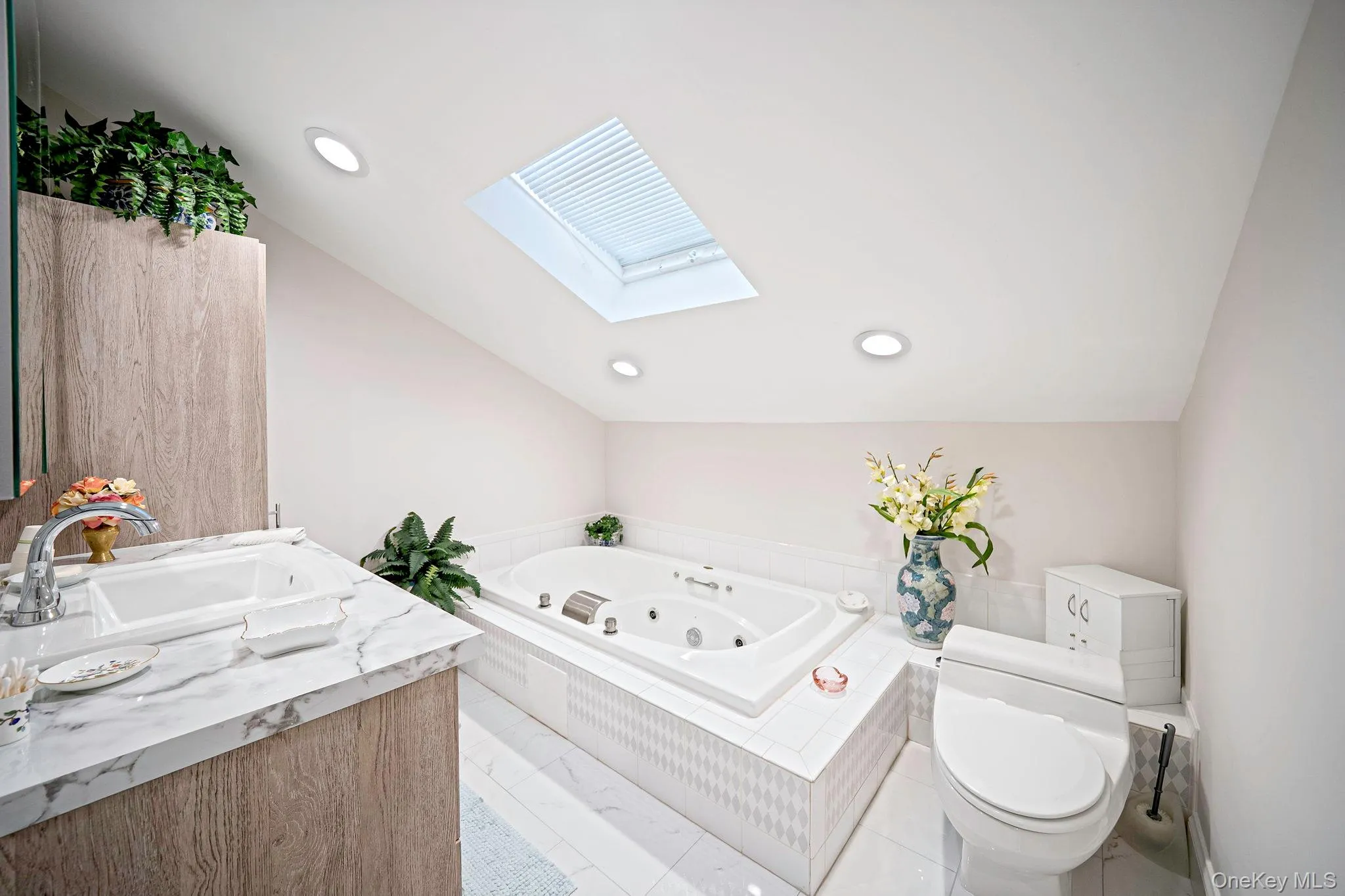 82 Rhett Court, Huntington, NY, 2 Bedrooms Bedrooms, 4 Rooms Rooms,2 BathroomsBathrooms,Residential,For Rent,Rhett,0,1064428 82 Rhett Court, Huntington, NY, 2 Bedrooms Bedrooms, 4 Rooms Rooms,2 BathroomsBathrooms,Residential,For Rent,Rhett,0,1064428