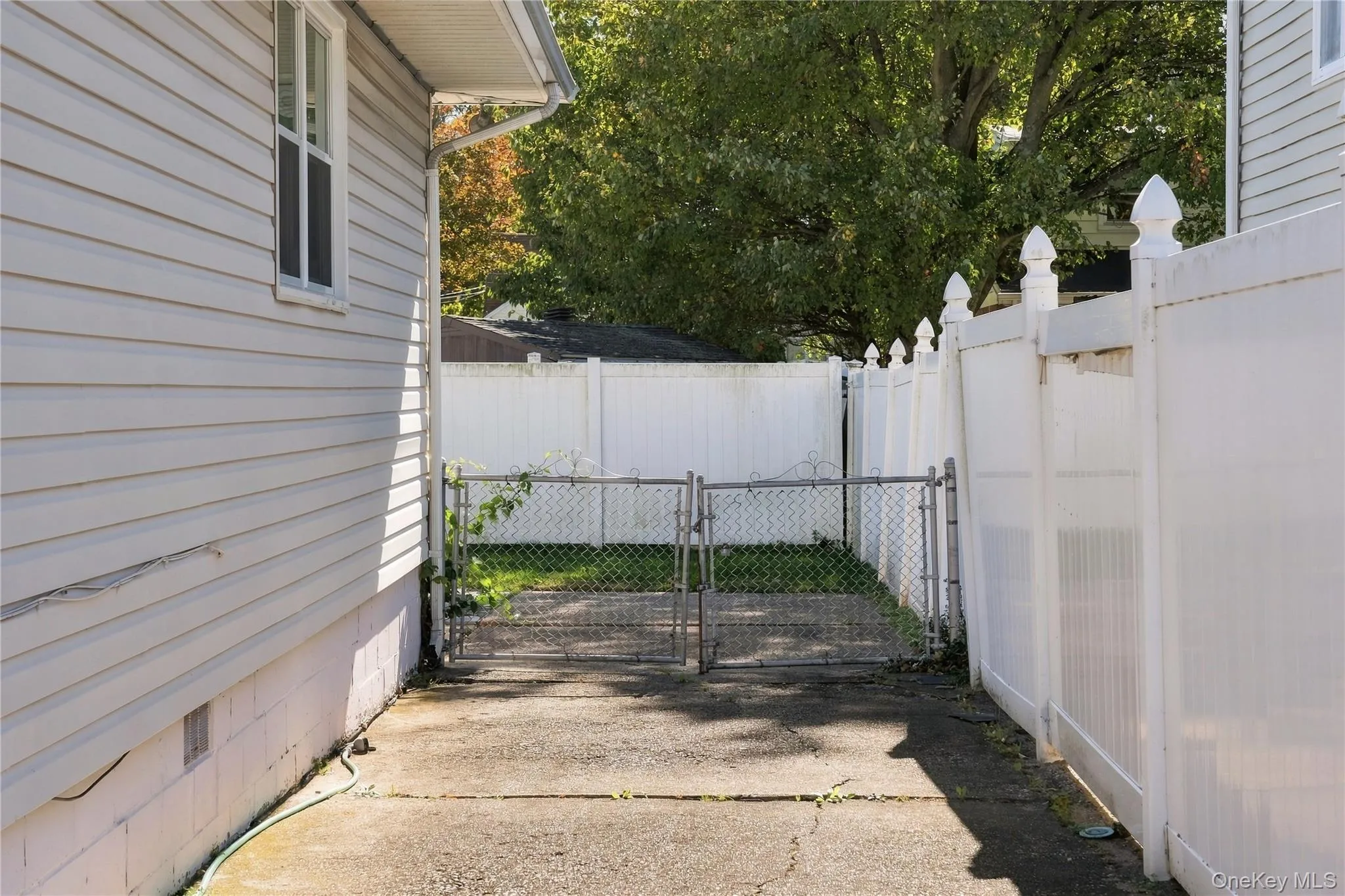 231 Clearwater Road, Babylon, NY, 2 Bedrooms Bedrooms, 4 Rooms Rooms,1 BathroomBathrooms,Residential,For Rent,Clearwater,0,1064457 231 Clearwater Road, Babylon, NY, 2 Bedrooms Bedrooms, 4 Rooms Rooms,1 BathroomBathrooms,Residential,For Rent,Clearwater,0,1064457