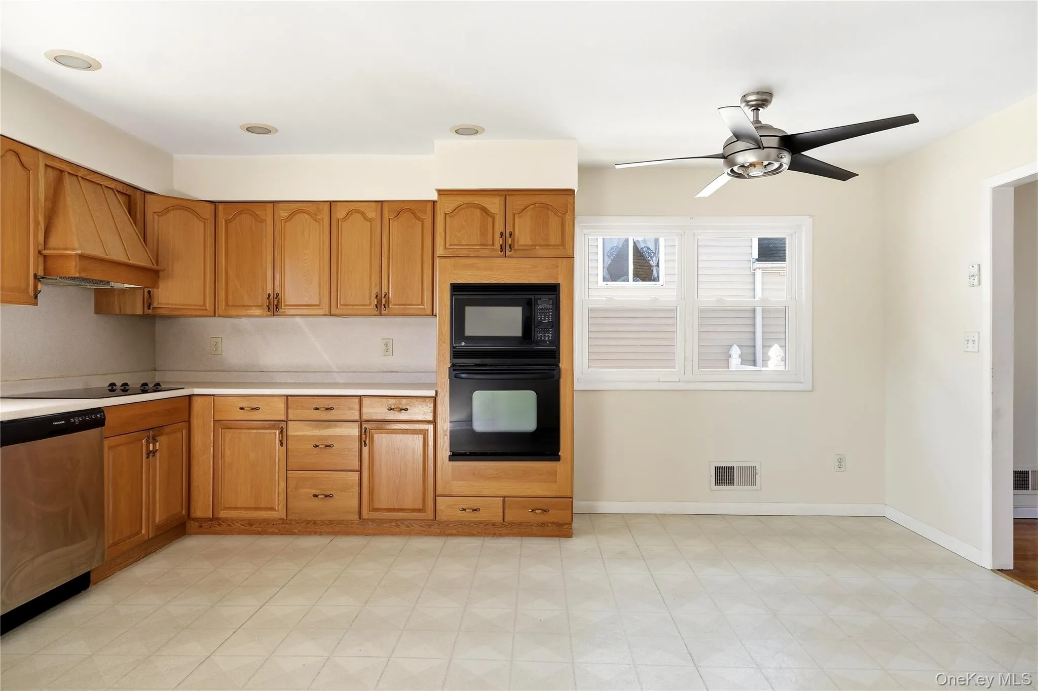 231 Clearwater Road, Babylon, NY, 2 Bedrooms Bedrooms, 4 Rooms Rooms,1 BathroomBathrooms,Residential,For Rent,Clearwater,0,1064457 231 Clearwater Road, Babylon, NY, 2 Bedrooms Bedrooms, 4 Rooms Rooms,1 BathroomBathrooms,Residential,For Rent,Clearwater,0,1064457