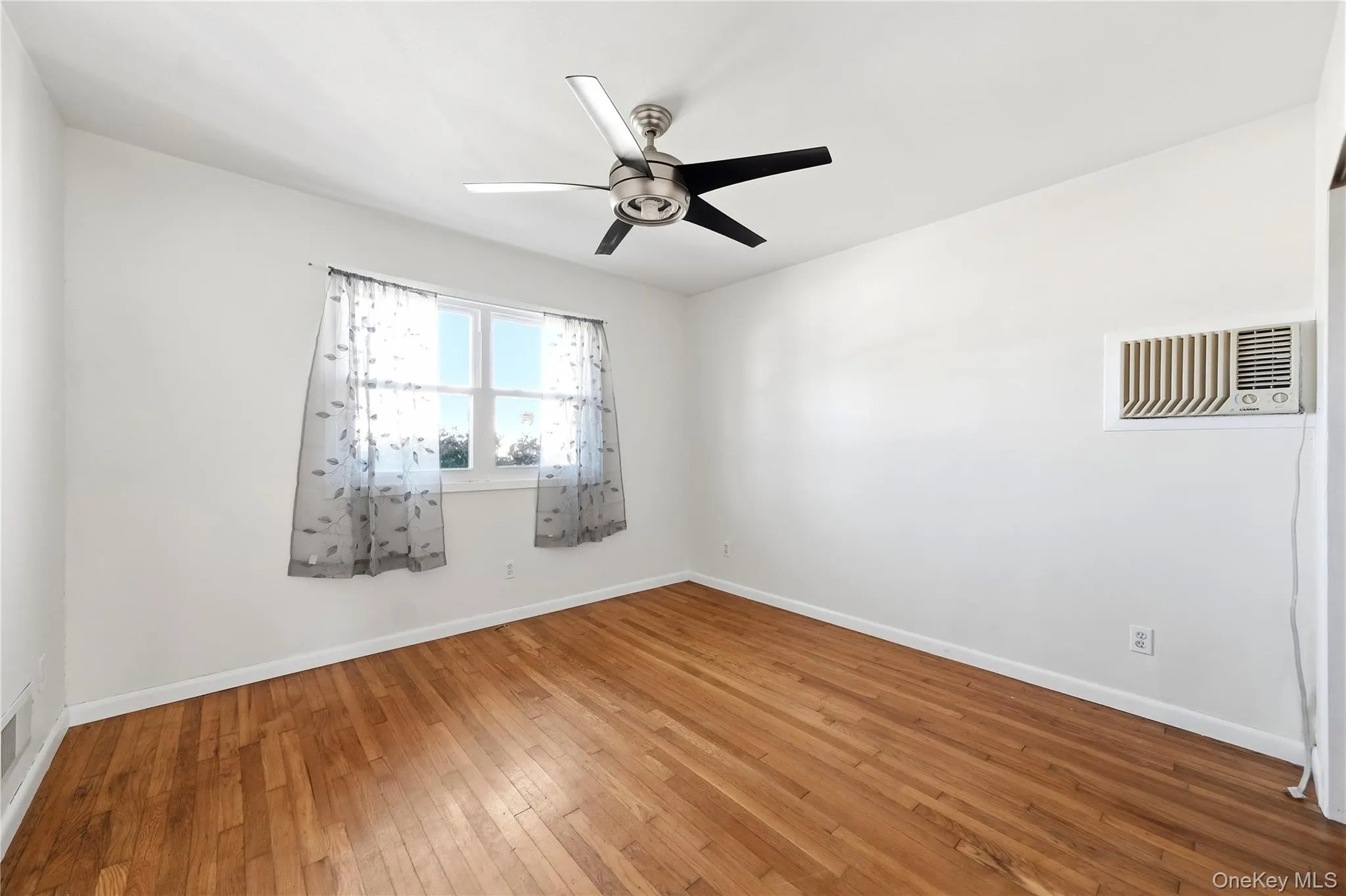 231 Clearwater Road, Babylon, NY, 2 Bedrooms Bedrooms, 4 Rooms Rooms,1 BathroomBathrooms,Residential,For Rent,Clearwater,0,1064457 231 Clearwater Road, Babylon, NY, 2 Bedrooms Bedrooms, 4 Rooms Rooms,1 BathroomBathrooms,Residential,For Rent,Clearwater,0,1064457