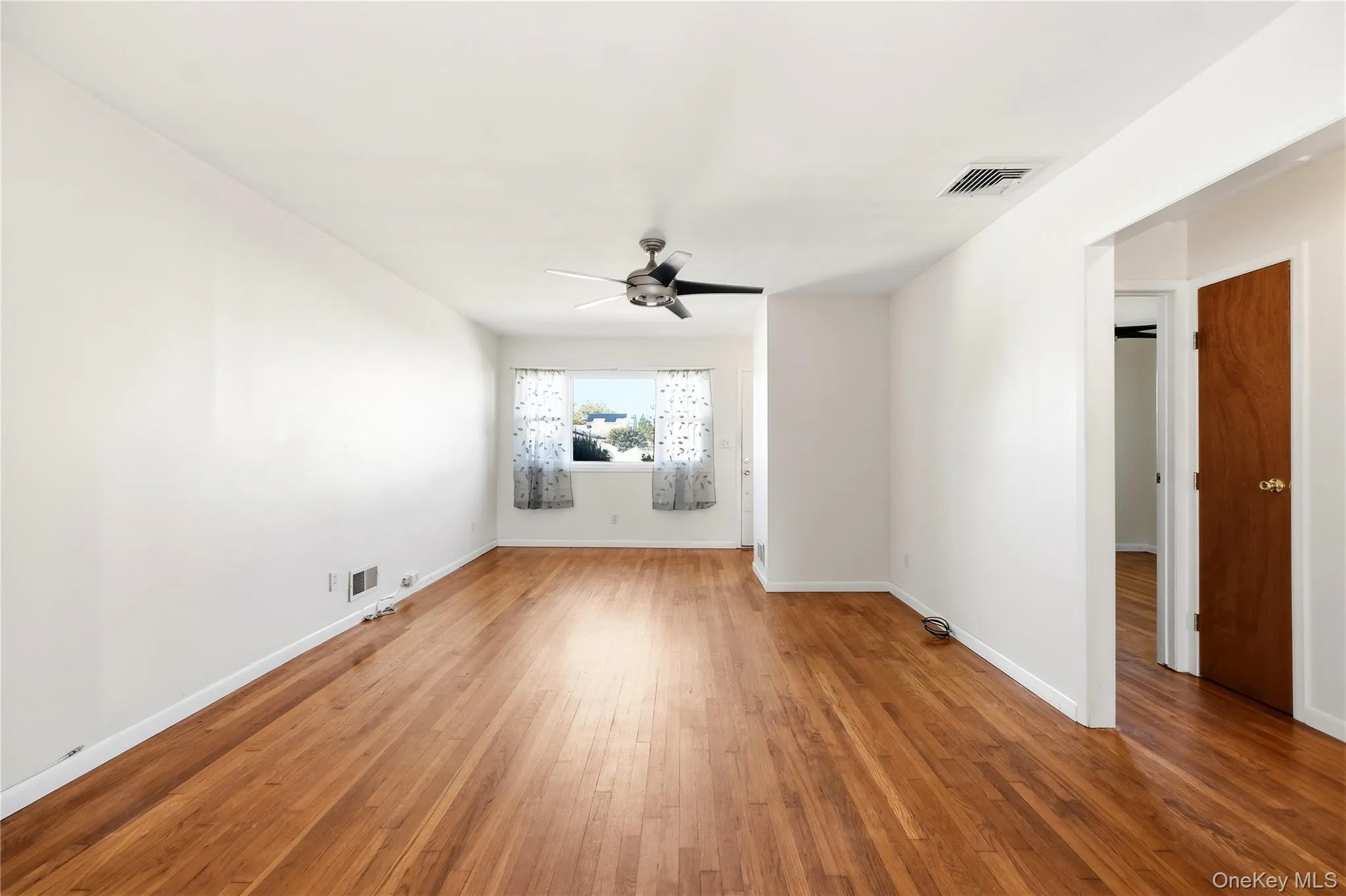 231 Clearwater Road, Babylon, NY, 2 Bedrooms Bedrooms, 4 Rooms Rooms,1 BathroomBathrooms,Residential,For Rent,Clearwater,0,1064457 231 Clearwater Road, Babylon, NY, 2 Bedrooms Bedrooms, 4 Rooms Rooms,1 BathroomBathrooms,Residential,For Rent,Clearwater,0,1064457