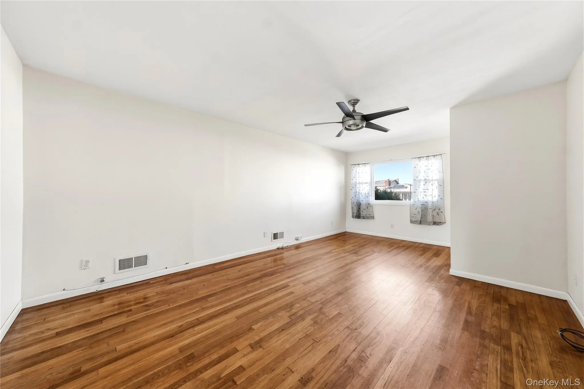 231 Clearwater Road, Babylon, NY, 2 Bedrooms Bedrooms, 4 Rooms Rooms,1 BathroomBathrooms,Residential,For Rent,Clearwater,0,1064457 231 Clearwater Road, Babylon, NY, 2 Bedrooms Bedrooms, 4 Rooms Rooms,1 BathroomBathrooms,Residential,For Rent,Clearwater,0,1064457