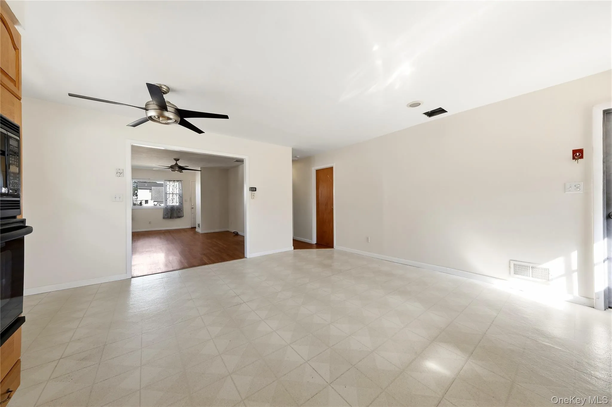 231 Clearwater Road, Babylon, NY, 2 Bedrooms Bedrooms, 4 Rooms Rooms,1 BathroomBathrooms,Residential,For Rent,Clearwater,0,1064457 231 Clearwater Road, Babylon, NY, 2 Bedrooms Bedrooms, 4 Rooms Rooms,1 BathroomBathrooms,Residential,For Rent,Clearwater,0,1064457