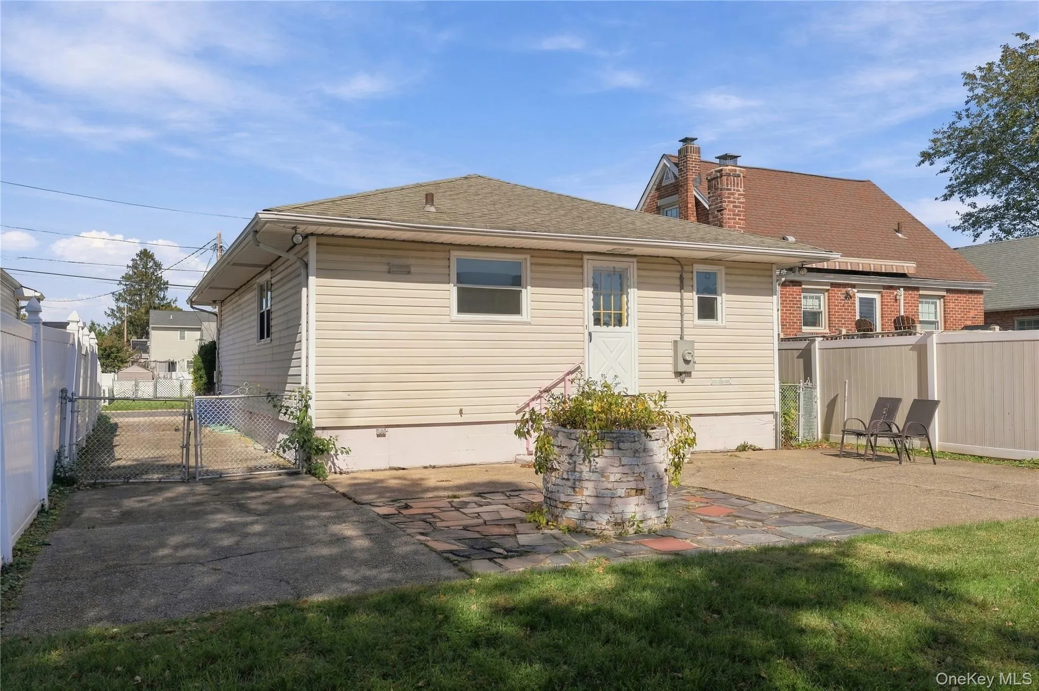 231 Clearwater Road, Babylon, NY, 2 Bedrooms Bedrooms, 4 Rooms Rooms,1 BathroomBathrooms,Residential,For Rent,Clearwater,0,1064457 231 Clearwater Road, Babylon, NY, 2 Bedrooms Bedrooms, 4 Rooms Rooms,1 BathroomBathrooms,Residential,For Rent,Clearwater,0,1064457