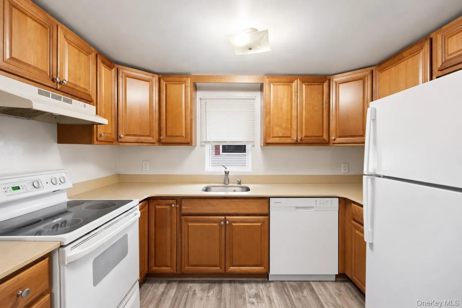 3 Edgewood Avenue, Brookhaven, NY, 2 Bedrooms Bedrooms, 6 Rooms Rooms,1 BathroomBathrooms,Residential Lease,For Rent,Edgewood,0,1064487 3 Edgewood Avenue, Brookhaven, NY, 2 Bedrooms Bedrooms, 6 Rooms Rooms,1 BathroomBathrooms,Residential Lease,For Rent,Edgewood,0,1064487