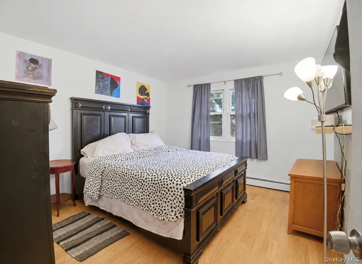 20 Tyler Place, Greenburgh, NY, 5 Bedrooms Bedrooms, 8 Rooms Rooms,2 BathroomsBathrooms,Residential,For Rent,Tyler,0,1064502 20 Tyler Place, Greenburgh, NY, 5 Bedrooms Bedrooms, 8 Rooms Rooms,2 BathroomsBathrooms,Residential,For Rent,Tyler,0,1064502
