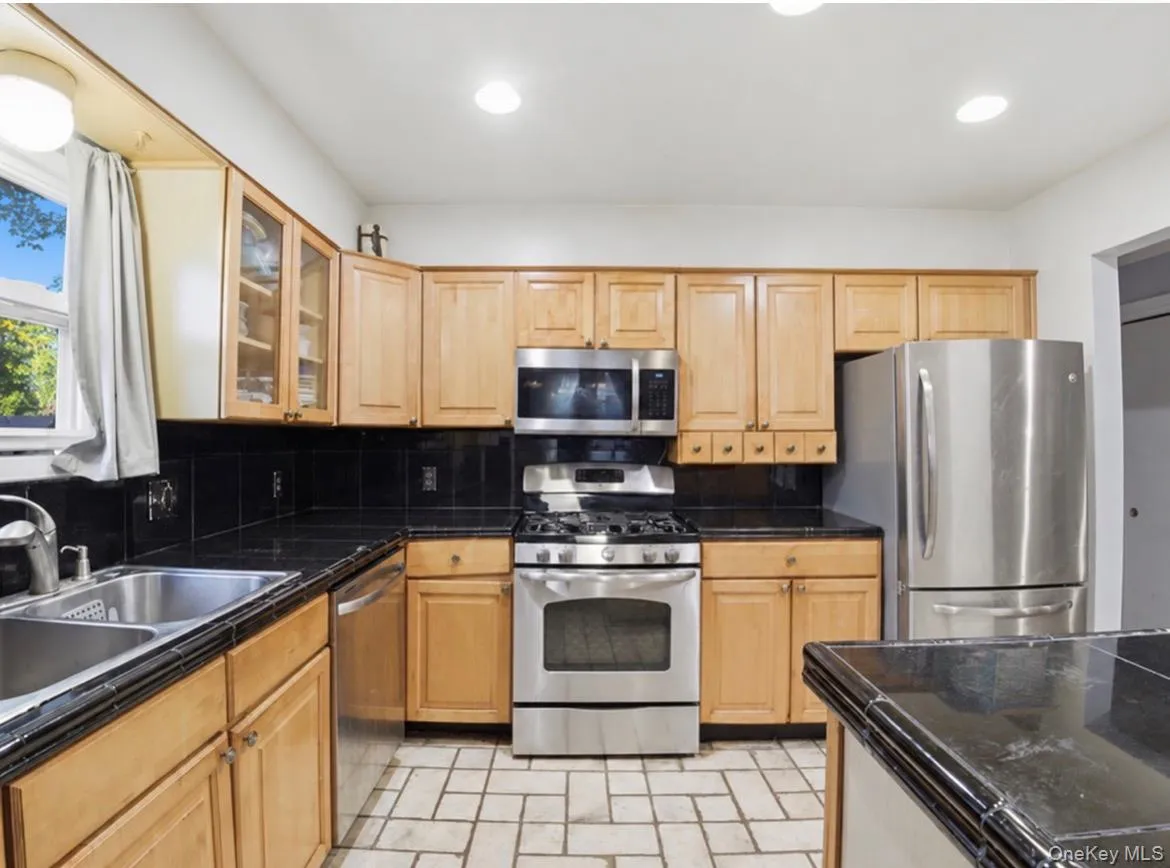 20 Tyler Place, Greenburgh, NY, 5 Bedrooms Bedrooms, 8 Rooms Rooms,2 BathroomsBathrooms,Residential,For Rent,Tyler,0,1064502 20 Tyler Place, Greenburgh, NY, 5 Bedrooms Bedrooms, 8 Rooms Rooms,2 BathroomsBathrooms,Residential,For Rent,Tyler,0,1064502