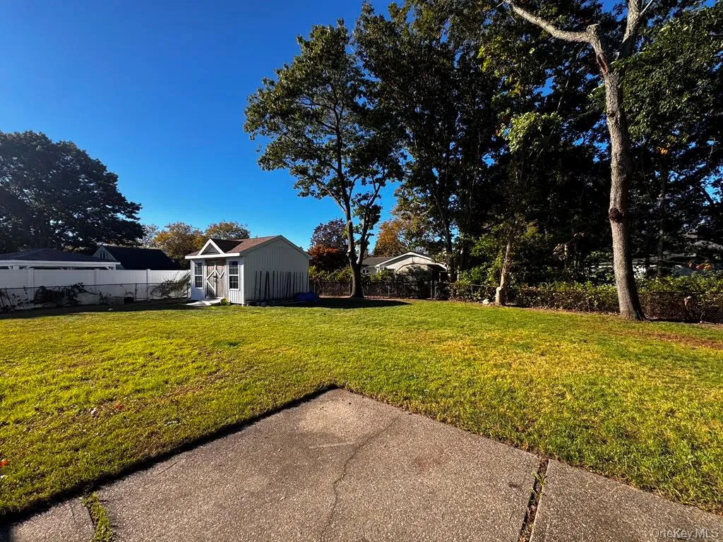42 Sundial Lane, Brookhaven, NY, 4 Bedrooms Bedrooms, 9 Rooms Rooms,2 BathroomsBathrooms,Residential Lease,For Rent,Sundial,0,1064510 42 Sundial Lane, Brookhaven, NY, 4 Bedrooms Bedrooms, 9 Rooms Rooms,2 BathroomsBathrooms,Residential Lease,For Rent,Sundial,0,1064510