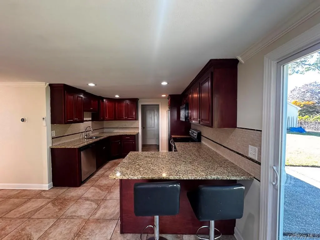 42 Sundial Lane, Brookhaven, NY, 4 Bedrooms Bedrooms, 9 Rooms Rooms,2 BathroomsBathrooms,Residential Lease,For Rent,Sundial,0,1064510 42 Sundial Lane, Brookhaven, NY, 4 Bedrooms Bedrooms, 9 Rooms Rooms,2 BathroomsBathrooms,Residential Lease,For Rent,Sundial,0,1064510