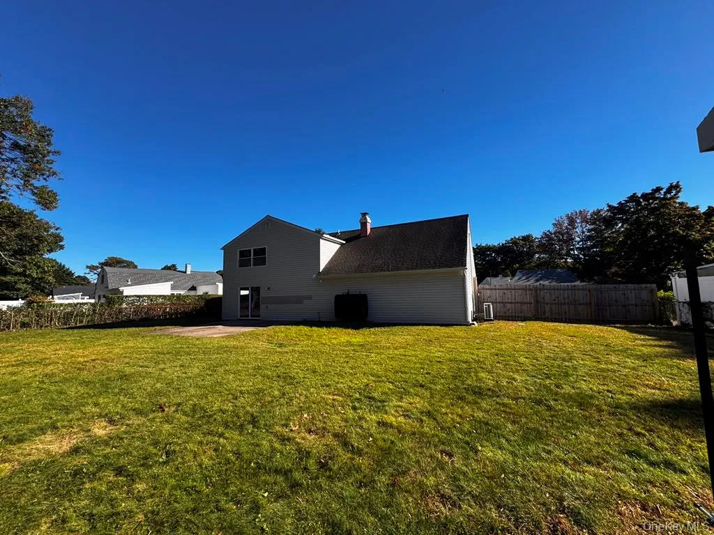 42 Sundial Lane, Brookhaven, NY, 4 Bedrooms Bedrooms, 9 Rooms Rooms,2 BathroomsBathrooms,Residential Lease,For Rent,Sundial,0,1064510 42 Sundial Lane, Brookhaven, NY, 4 Bedrooms Bedrooms, 9 Rooms Rooms,2 BathroomsBathrooms,Residential Lease,For Rent,Sundial,0,1064510