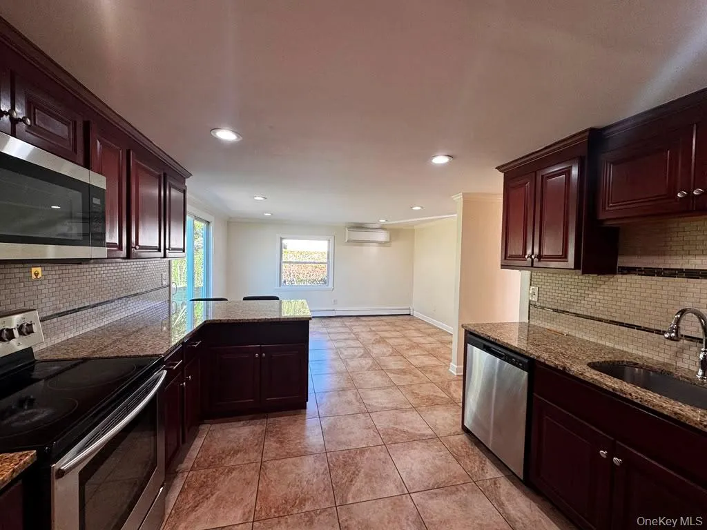 42 Sundial Lane, Brookhaven, NY, 4 Bedrooms Bedrooms, 9 Rooms Rooms,2 BathroomsBathrooms,Residential Lease,For Rent,Sundial,0,1064510 42 Sundial Lane, Brookhaven, NY, 4 Bedrooms Bedrooms, 9 Rooms Rooms,2 BathroomsBathrooms,Residential Lease,For Rent,Sundial,0,1064510