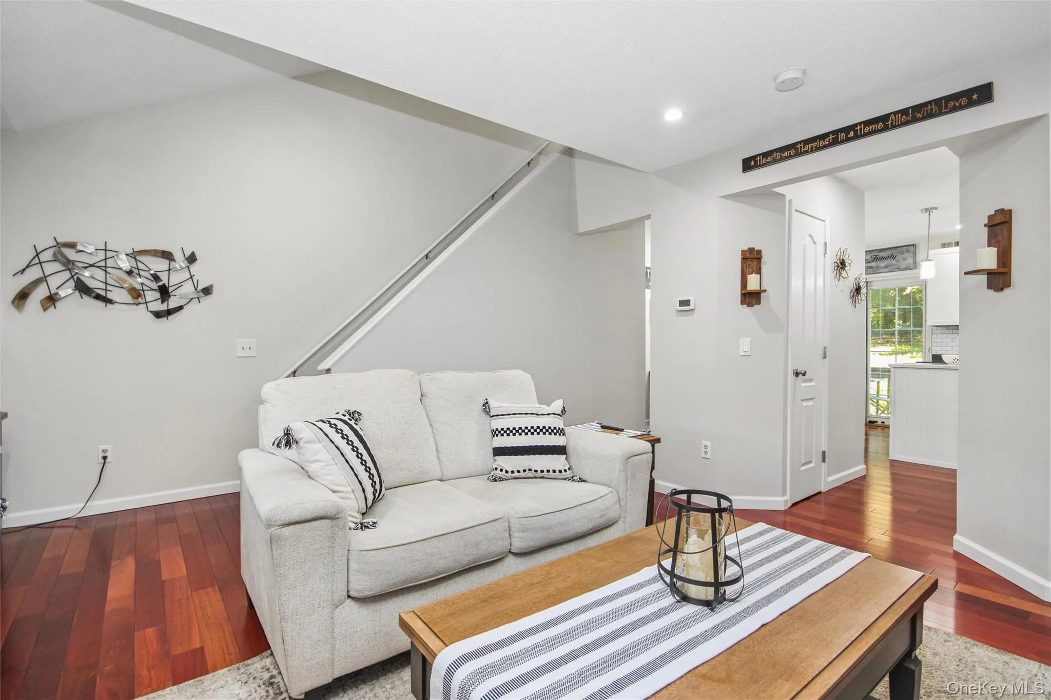 Gleaming HDWD floors in Living Room Gleaming HDWD floors in Living Room