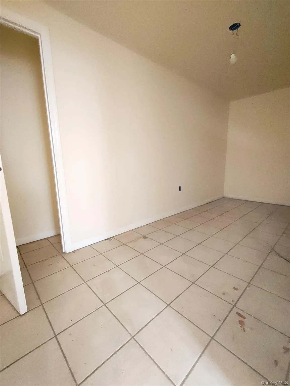 148-74 Brookville Boulevard, New York, NY , With , 2 Bedroom , and , 4 Room , 1 Bathroom , For , Residential Lease , For Rent , 1064527 , MLSID,1064527 148-74 Brookville Boulevard, New York, NY , With , 2 Bedroom , and , 4 Room , 1 Bathroom , For , Residential Lease , For Rent , 1064527 , MLSID,1064527
