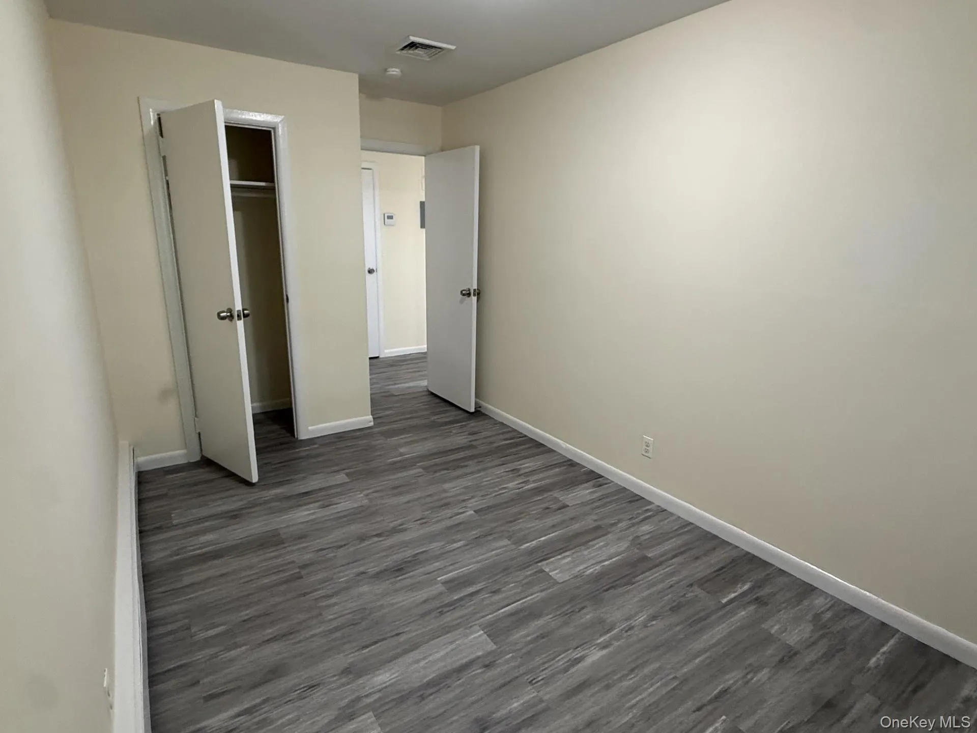 29 Sunset Avenue, Glen Cove, NY, 2 Bedrooms Bedrooms, 4 Rooms Rooms,1 BathroomBathrooms,Residential Lease,For Rent,Sunset,0,1064550 29 Sunset Avenue, Glen Cove, NY, 2 Bedrooms Bedrooms, 4 Rooms Rooms,1 BathroomBathrooms,Residential Lease,For Rent,Sunset,0,1064550