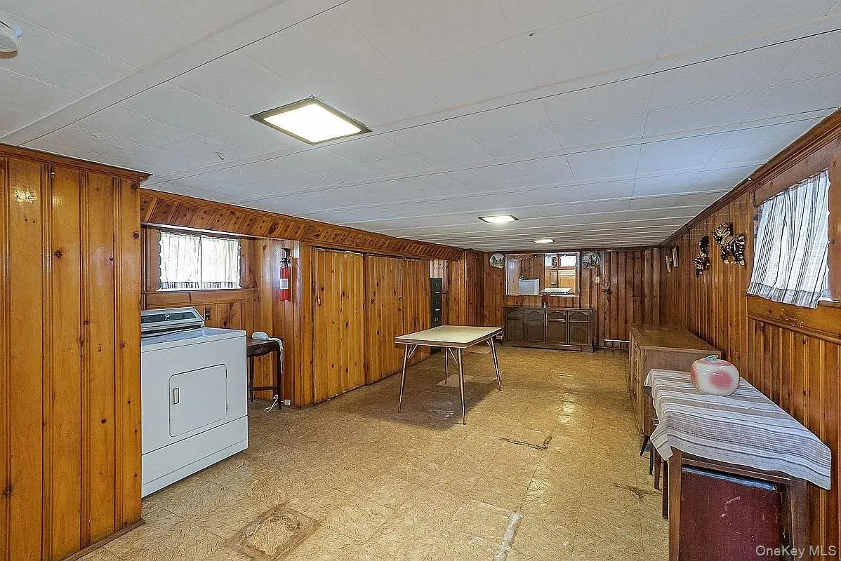 8518 55th Avenue, New York, NY, 4 Bedrooms Bedrooms, 8 Rooms Rooms,2 BathroomsBathrooms,Residential Lease,For Rent,55th,0,1064564 8518 55th Avenue, New York, NY, 4 Bedrooms Bedrooms, 8 Rooms Rooms,2 BathroomsBathrooms,Residential Lease,For Rent,55th,0,1064564