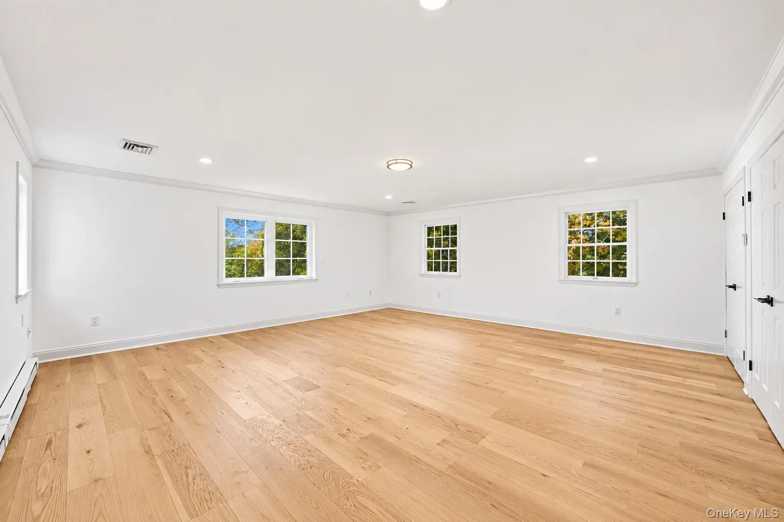 Bonus Room/Accessory APT Bonus Room/Accessory APT