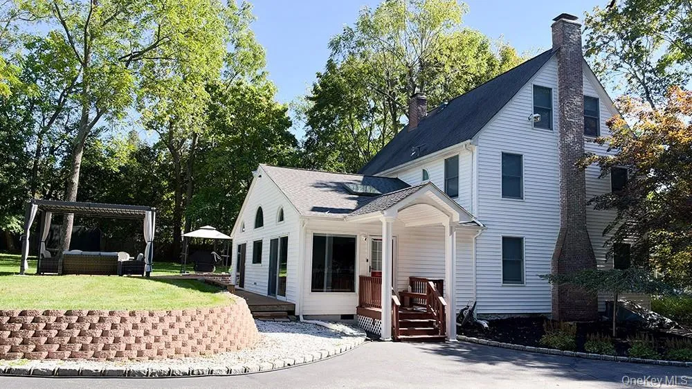 209 Old Town Road, Brookhaven, NY, 4 Bedrooms Bedrooms, 9 Rooms Rooms,3 BathroomsBathrooms,Residential,For Rent,Old Town,0,1064577 209 Old Town Road, Brookhaven, NY, 4 Bedrooms Bedrooms, 9 Rooms Rooms,3 BathroomsBathrooms,Residential,For Rent,Old Town,0,1064577