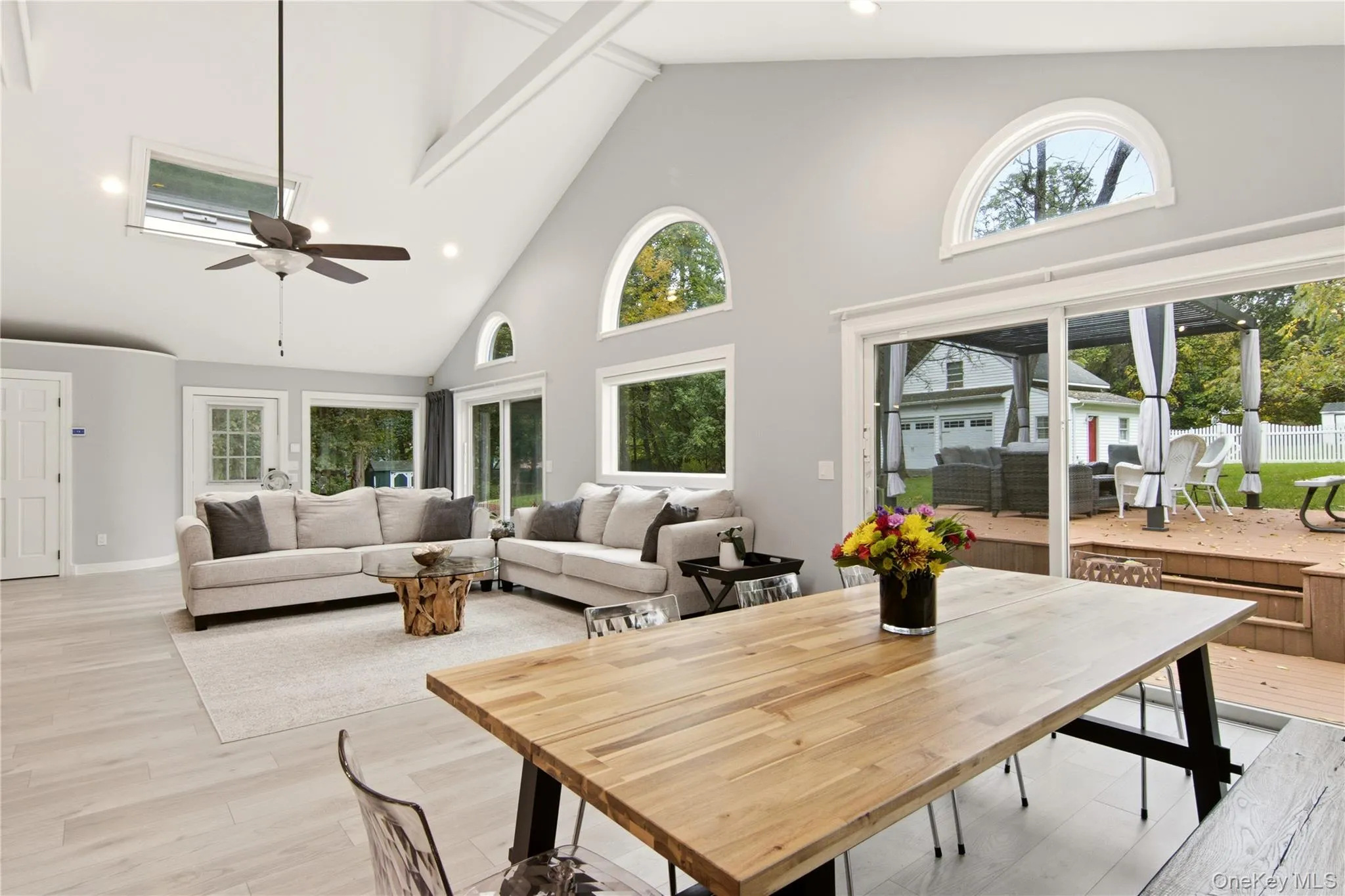 209 Old Town Road, Brookhaven, NY, 4 Bedrooms Bedrooms, 9 Rooms Rooms,3 BathroomsBathrooms,Residential,For Rent,Old Town,0,1064577 209 Old Town Road, Brookhaven, NY, 4 Bedrooms Bedrooms, 9 Rooms Rooms,3 BathroomsBathrooms,Residential,For Rent,Old Town,0,1064577