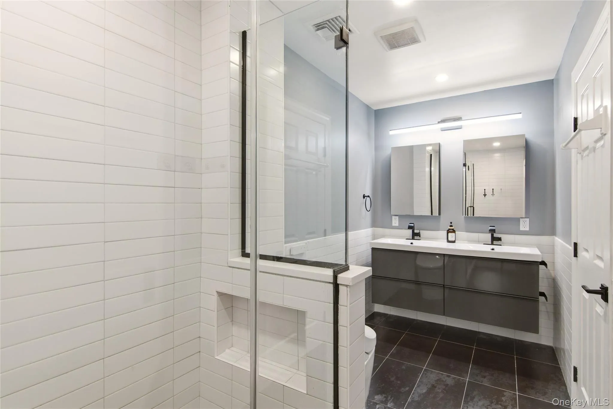 209 Old Town Road, Brookhaven, NY, 4 Bedrooms Bedrooms, 9 Rooms Rooms,3 BathroomsBathrooms,Residential,For Rent,Old Town,0,1064577 209 Old Town Road, Brookhaven, NY, 4 Bedrooms Bedrooms, 9 Rooms Rooms,3 BathroomsBathrooms,Residential,For Rent,Old Town,0,1064577