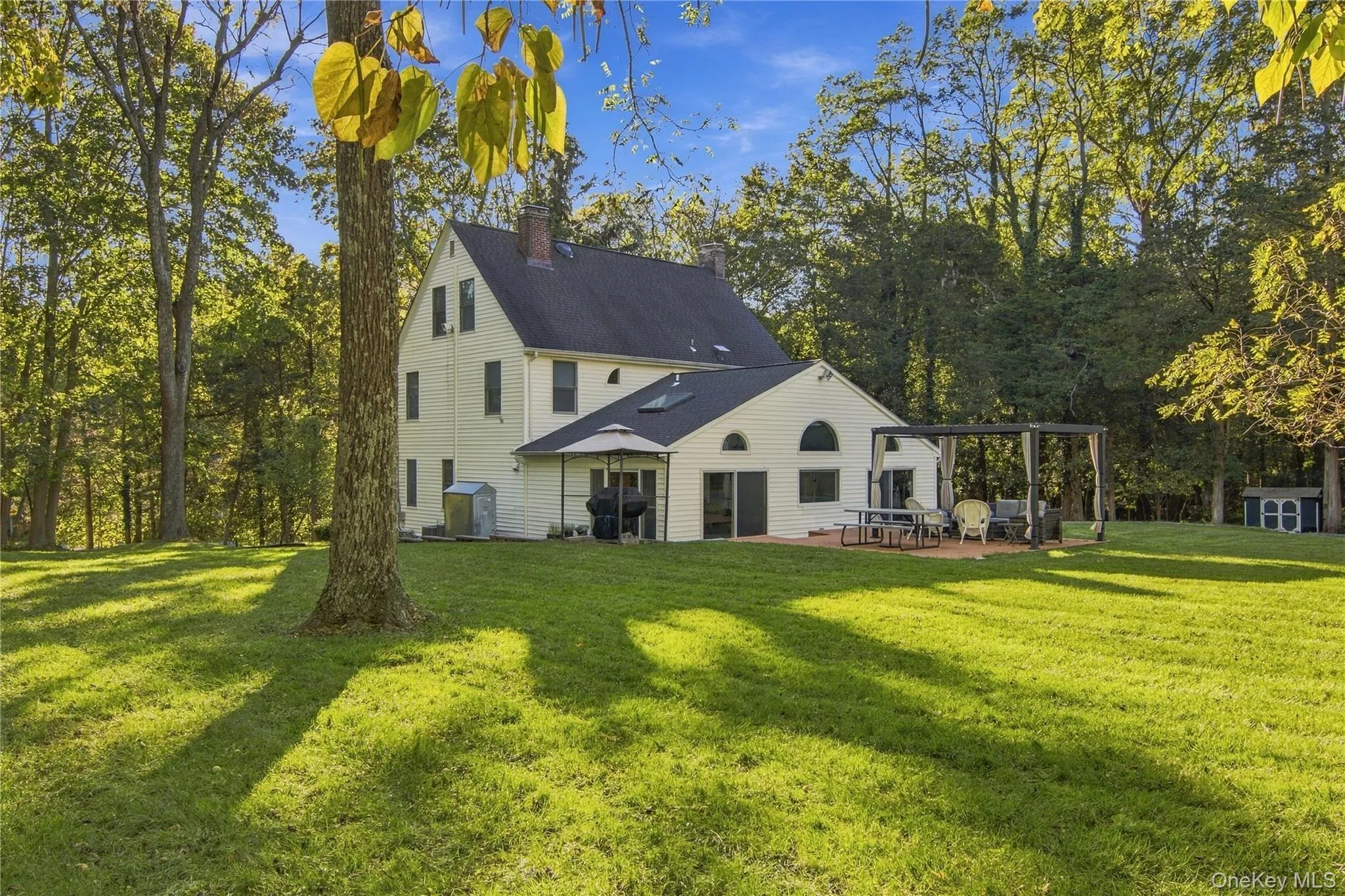 209 Old Town Road, Brookhaven, NY, 4 Bedrooms Bedrooms, 9 Rooms Rooms,3 BathroomsBathrooms,Residential,For Rent,Old Town,0,1064577 209 Old Town Road, Brookhaven, NY, 4 Bedrooms Bedrooms, 9 Rooms Rooms,3 BathroomsBathrooms,Residential,For Rent,Old Town,0,1064577