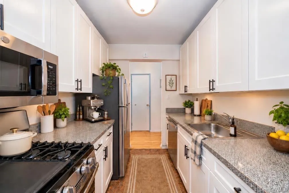 3210 Arlington Avenue, New York, NY, 1 Bedroom Bedrooms, 4 Rooms Rooms,1 BathroomBathrooms,Residential,For Rent,Arlington,0,1064632 3210 Arlington Avenue, New York, NY, 1 Bedroom Bedrooms, 4 Rooms Rooms,1 BathroomBathrooms,Residential,For Rent,Arlington,0,1064632