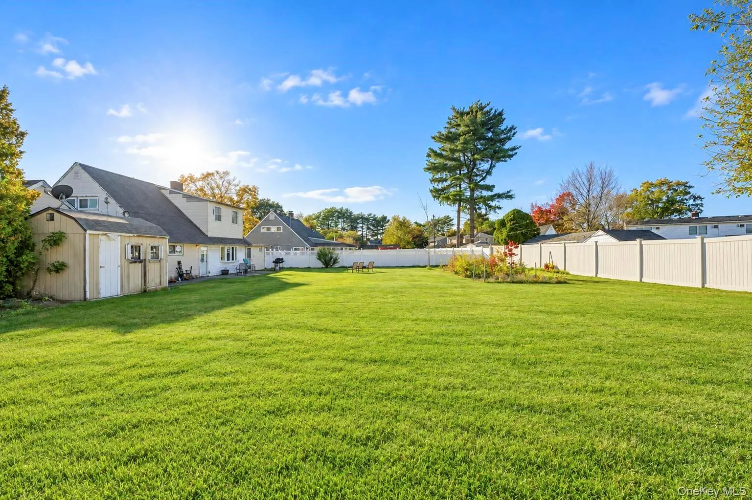 11 Petal Lane, Oyster Bay, NY, 5 Bedrooms Bedrooms, 8 Rooms Rooms,2 BathroomsBathrooms,Residential,For Rent,Petal,0,1064637 11 Petal Lane, Oyster Bay, NY, 5 Bedrooms Bedrooms, 8 Rooms Rooms,2 BathroomsBathrooms,Residential,For Rent,Petal,0,1064637