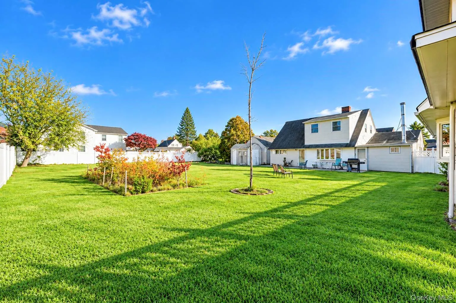 11 Petal Lane, Oyster Bay, NY, 5 Bedrooms Bedrooms, 8 Rooms Rooms,2 BathroomsBathrooms,Residential,For Rent,Petal,0,1064637 11 Petal Lane, Oyster Bay, NY, 5 Bedrooms Bedrooms, 8 Rooms Rooms,2 BathroomsBathrooms,Residential,For Rent,Petal,0,1064637