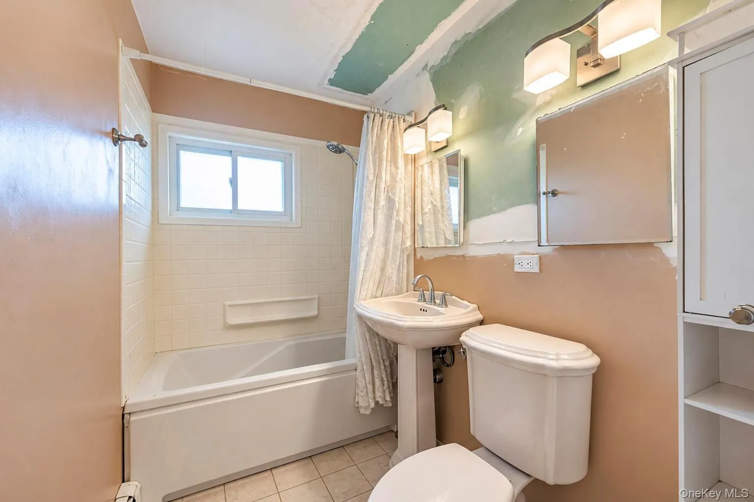 11 Petal Lane, Oyster Bay, NY, 5 Bedrooms Bedrooms, 8 Rooms Rooms,2 BathroomsBathrooms,Residential,For Rent,Petal,0,1064637 11 Petal Lane, Oyster Bay, NY, 5 Bedrooms Bedrooms, 8 Rooms Rooms,2 BathroomsBathrooms,Residential,For Rent,Petal,0,1064637