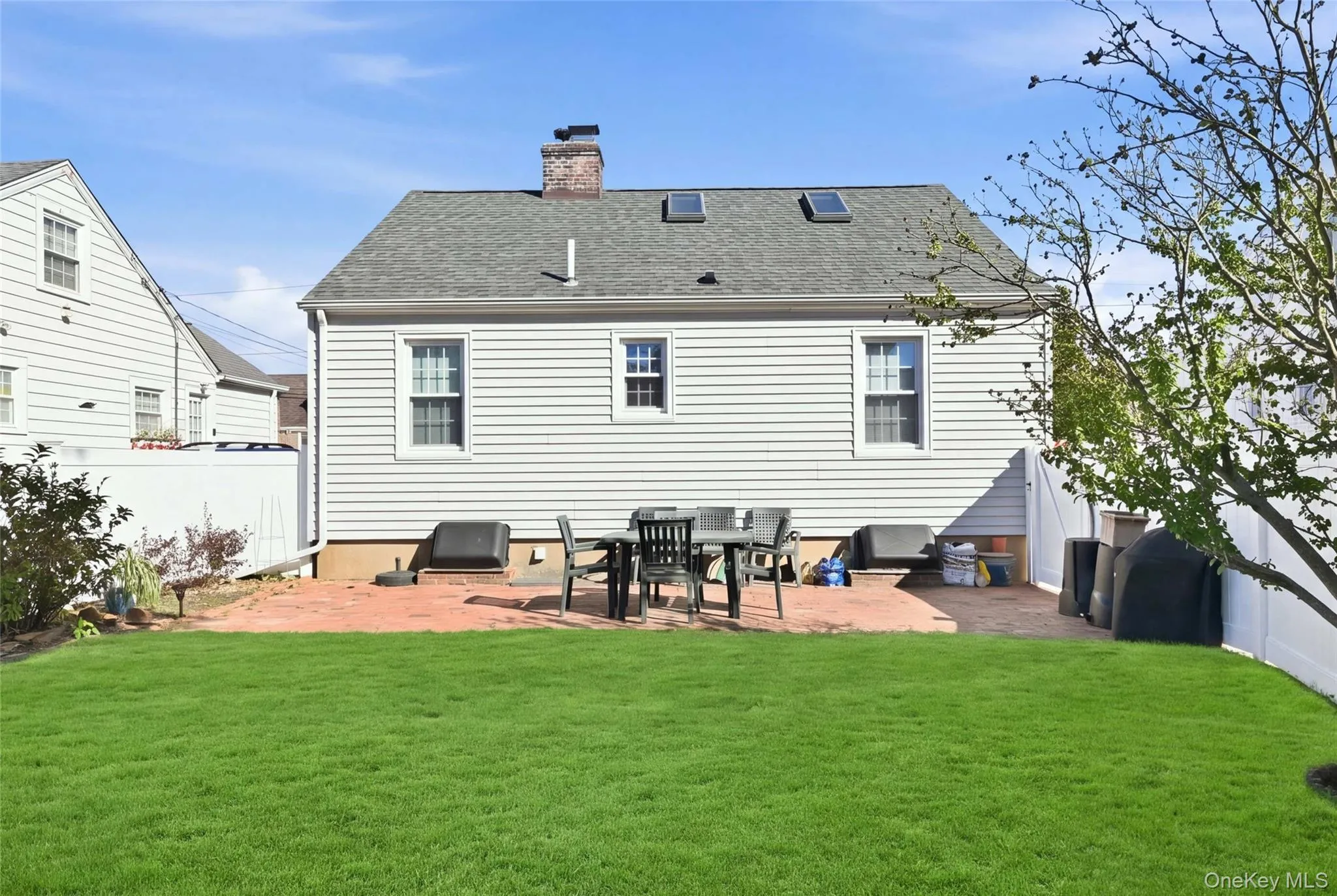 41 Doncaster Road, Hempstead, NY, 3 Bedrooms Bedrooms, 5 Rooms Rooms,1 BathroomBathrooms,Residential,For Rent,Doncaster,0,1064640 41 Doncaster Road, Hempstead, NY, 3 Bedrooms Bedrooms, 5 Rooms Rooms,1 BathroomBathrooms,Residential,For Rent,Doncaster,0,1064640