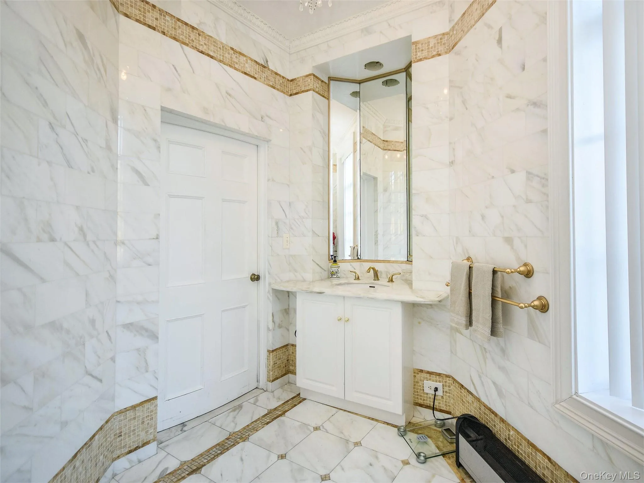 155 Middle Neck Road, North Hempstead, NY, 7 Bedrooms Bedrooms, 15 Rooms Rooms,6 BathroomsBathrooms,Residential,For Rent,Middle Neck,0,1064641 155 Middle Neck Road, North Hempstead, NY, 7 Bedrooms Bedrooms, 15 Rooms Rooms,6 BathroomsBathrooms,Residential,For Rent,Middle Neck,0,1064641