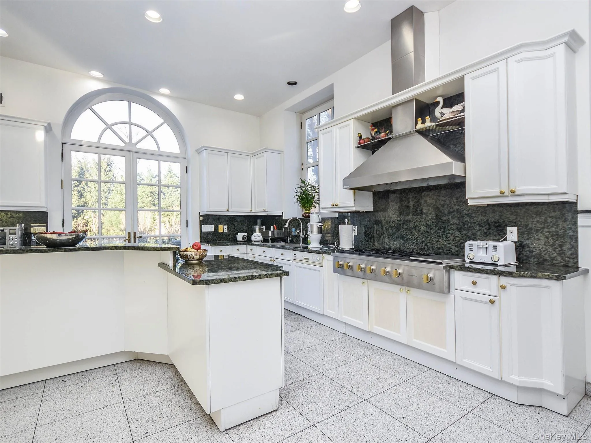 155 Middle Neck Road, North Hempstead, NY, 7 Bedrooms Bedrooms, 15 Rooms Rooms,6 BathroomsBathrooms,Residential,For Rent,Middle Neck,0,1064641 155 Middle Neck Road, North Hempstead, NY, 7 Bedrooms Bedrooms, 15 Rooms Rooms,6 BathroomsBathrooms,Residential,For Rent,Middle Neck,0,1064641