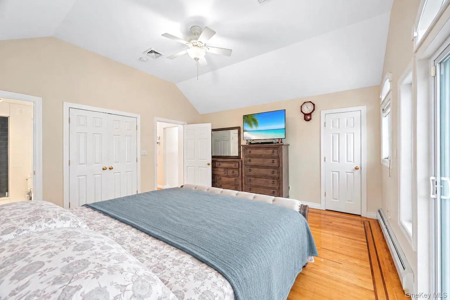 14 4th Street, North Hempstead, NY, 3 Bedrooms Bedrooms, 8 Rooms Rooms,2 BathroomsBathrooms,Residential,For Rent,4th,0,1064644 14 4th Street, North Hempstead, NY, 3 Bedrooms Bedrooms, 8 Rooms Rooms,2 BathroomsBathrooms,Residential,For Rent,4th,0,1064644