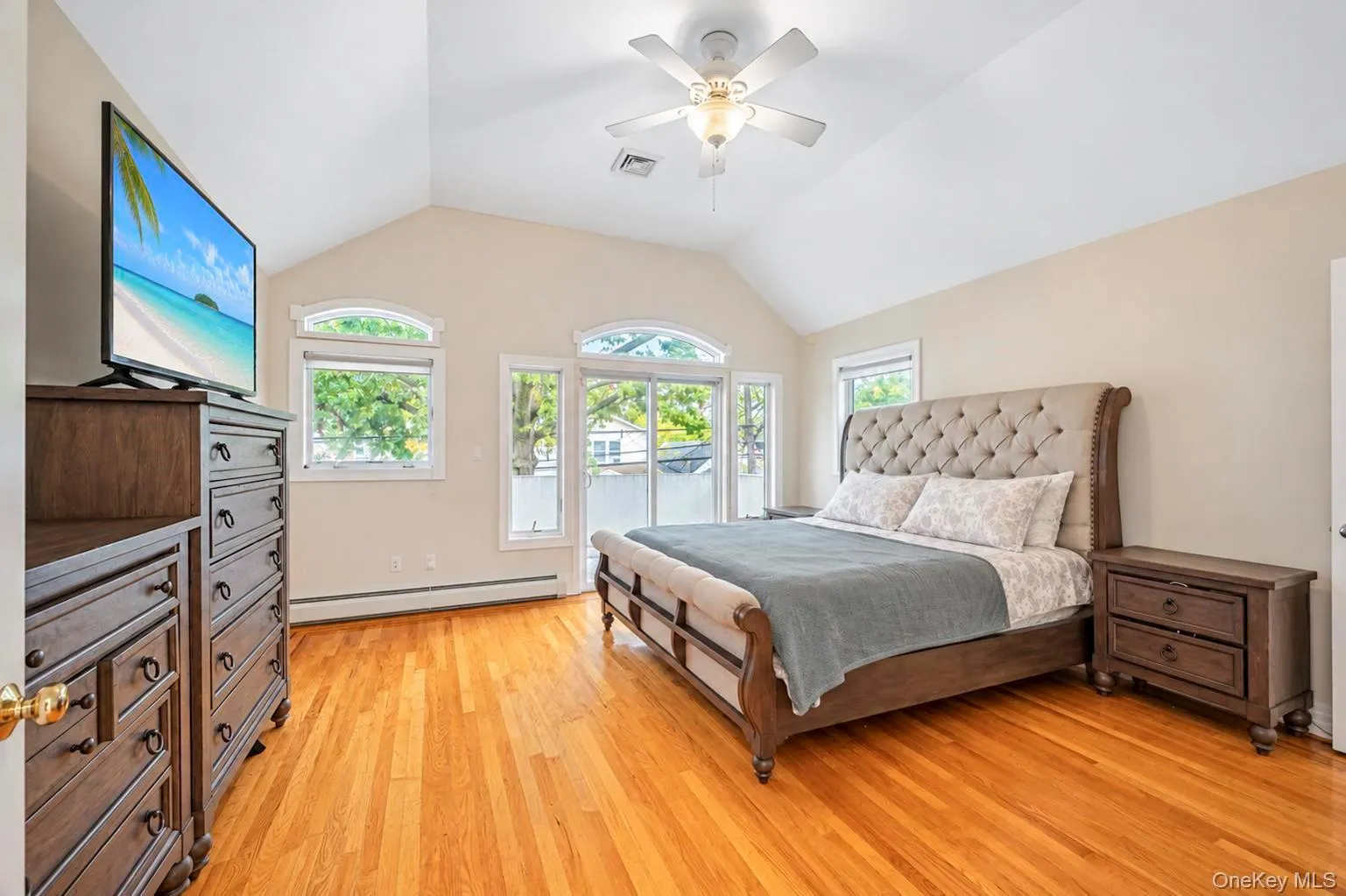14 4th Street, North Hempstead, NY, 3 Bedrooms Bedrooms, 8 Rooms Rooms,2 BathroomsBathrooms,Residential,For Rent,4th,0,1064644 14 4th Street, North Hempstead, NY, 3 Bedrooms Bedrooms, 8 Rooms Rooms,2 BathroomsBathrooms,Residential,For Rent,4th,0,1064644