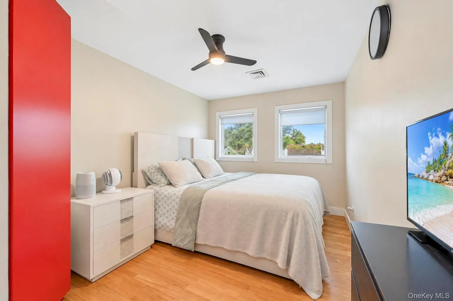 14 4th Street, North Hempstead, NY, 3 Bedrooms Bedrooms, 8 Rooms Rooms,2 BathroomsBathrooms,Residential,For Rent,4th,0,1064644 14 4th Street, North Hempstead, NY, 3 Bedrooms Bedrooms, 8 Rooms Rooms,2 BathroomsBathrooms,Residential,For Rent,4th,0,1064644