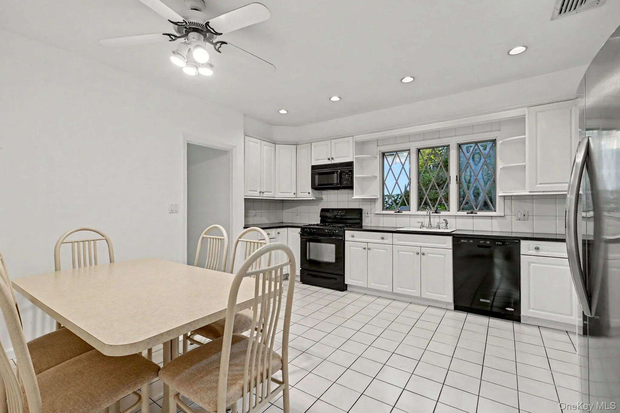 280 Marbledale Road, Eastchester, NY, 3 Bedrooms Bedrooms, 8 Rooms Rooms,1 BathroomBathrooms,Residential,For Rent,Marbledale,0,1064649 280 Marbledale Road, Eastchester, NY, 3 Bedrooms Bedrooms, 8 Rooms Rooms,1 BathroomBathrooms,Residential,For Rent,Marbledale,0,1064649