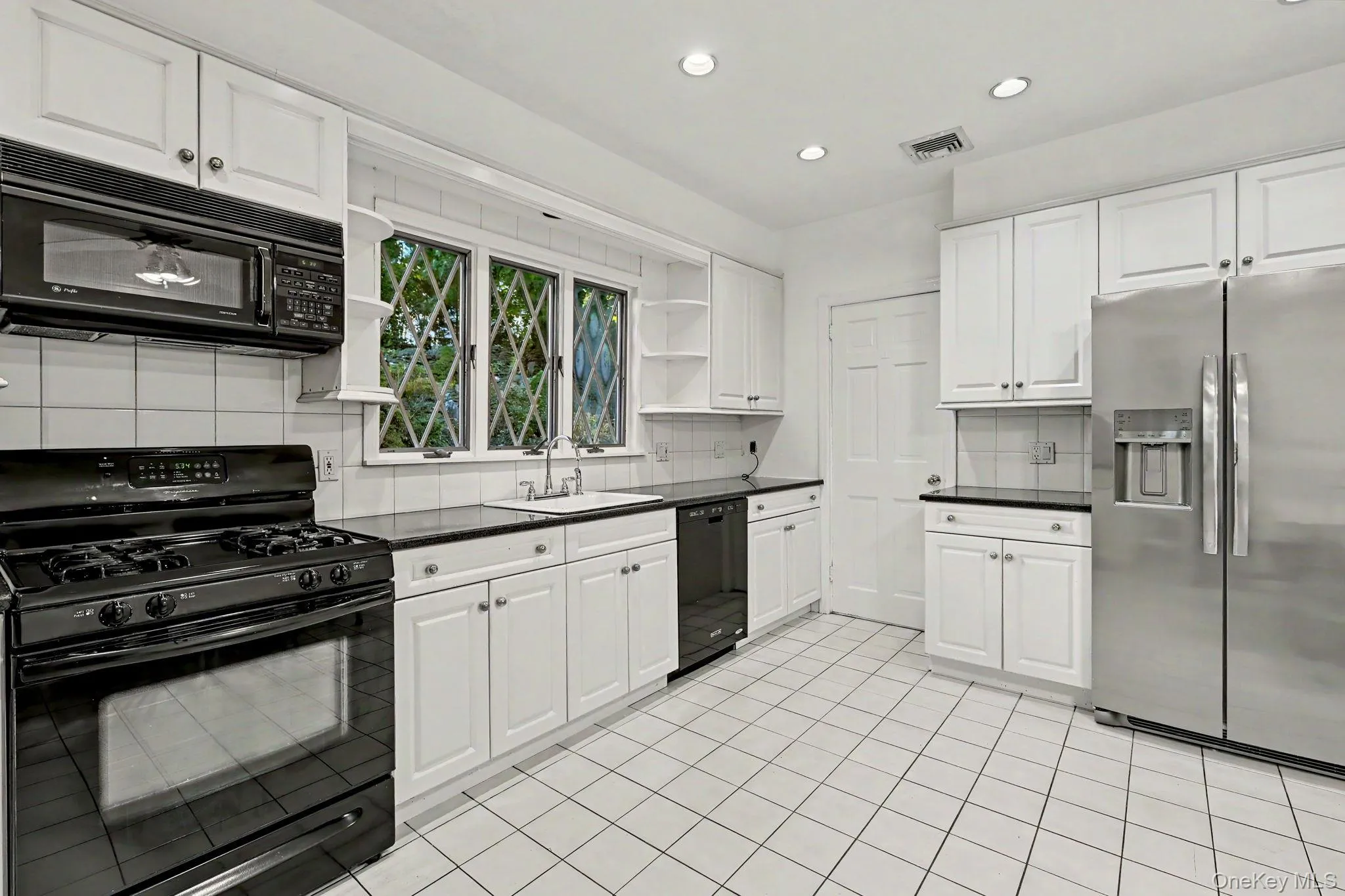 280 Marbledale Road, Eastchester, NY, 3 Bedrooms Bedrooms, 8 Rooms Rooms,1 BathroomBathrooms,Residential,For Rent,Marbledale,0,1064649 280 Marbledale Road, Eastchester, NY, 3 Bedrooms Bedrooms, 8 Rooms Rooms,1 BathroomBathrooms,Residential,For Rent,Marbledale,0,1064649
