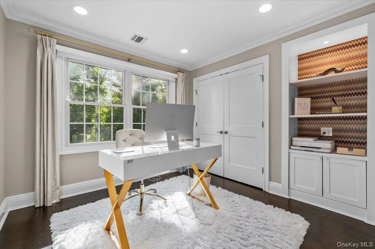 6 Perry Court, Oyster Bay, NY, 6 Bedrooms Bedrooms, 15 Rooms Rooms,4 BathroomsBathrooms,Residential,For Rent,Perry,0,1064650 6 Perry Court, Oyster Bay, NY, 6 Bedrooms Bedrooms, 15 Rooms Rooms,4 BathroomsBathrooms,Residential,For Rent,Perry,0,1064650