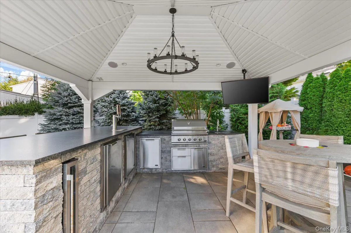 6 Perry Court, Oyster Bay, NY, 6 Bedrooms Bedrooms, 15 Rooms Rooms,4 BathroomsBathrooms,Residential,For Rent,Perry,0,1064650 6 Perry Court, Oyster Bay, NY, 6 Bedrooms Bedrooms, 15 Rooms Rooms,4 BathroomsBathrooms,Residential,For Rent,Perry,0,1064650