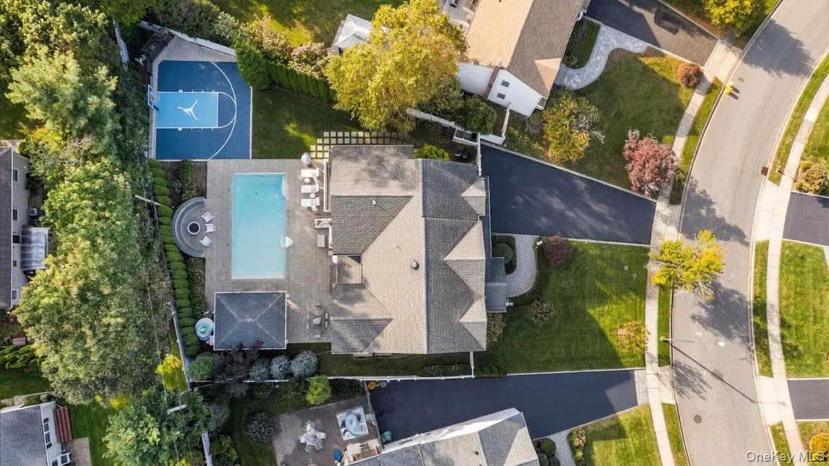 6 Perry Court, Oyster Bay, NY, 6 Bedrooms Bedrooms, 15 Rooms Rooms,4 BathroomsBathrooms,Residential,For Rent,Perry,0,1064650 6 Perry Court, Oyster Bay, NY, 6 Bedrooms Bedrooms, 15 Rooms Rooms,4 BathroomsBathrooms,Residential,For Rent,Perry,0,1064650