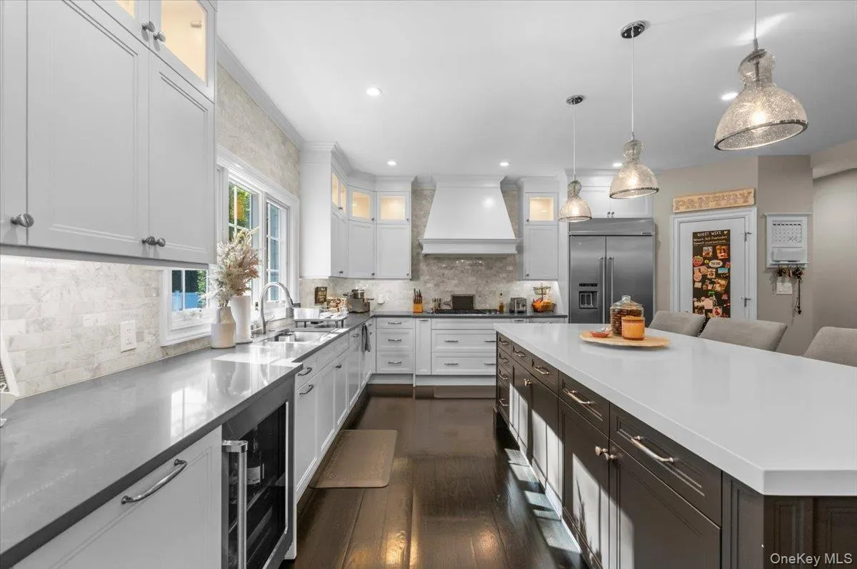6 Perry Court, Oyster Bay, NY, 6 Bedrooms Bedrooms, 15 Rooms Rooms,4 BathroomsBathrooms,Residential,For Rent,Perry,0,1064650 6 Perry Court, Oyster Bay, NY, 6 Bedrooms Bedrooms, 15 Rooms Rooms,4 BathroomsBathrooms,Residential,For Rent,Perry,0,1064650